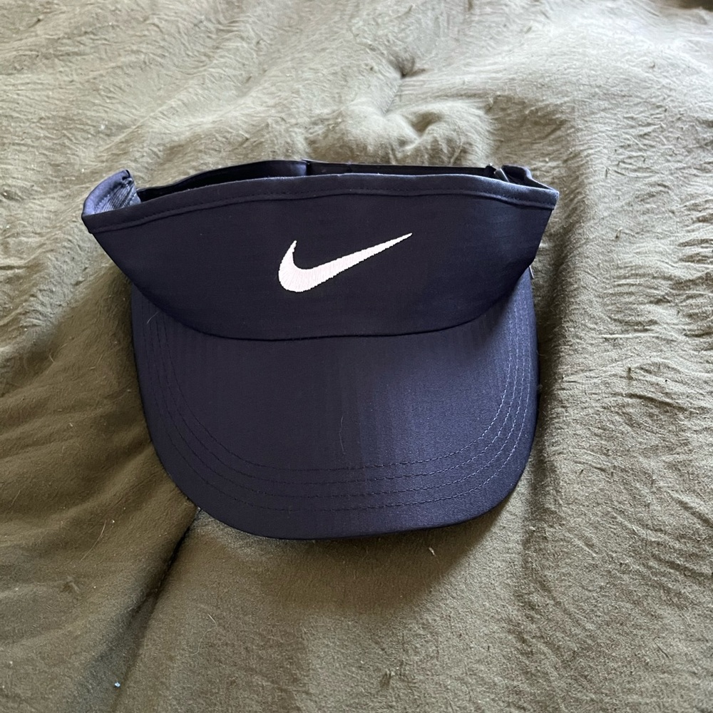 Black Nike Visor - one size